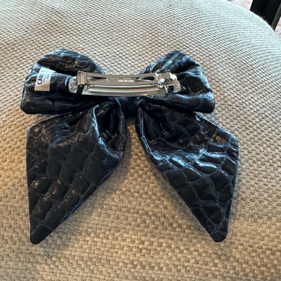 Carita Paris Black and Blue Snake Print Hair Bow - Picture 2 of 4